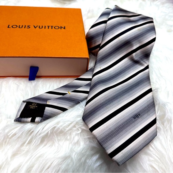 Authentic Louis Vuitton Tie - Picture 1 of 11